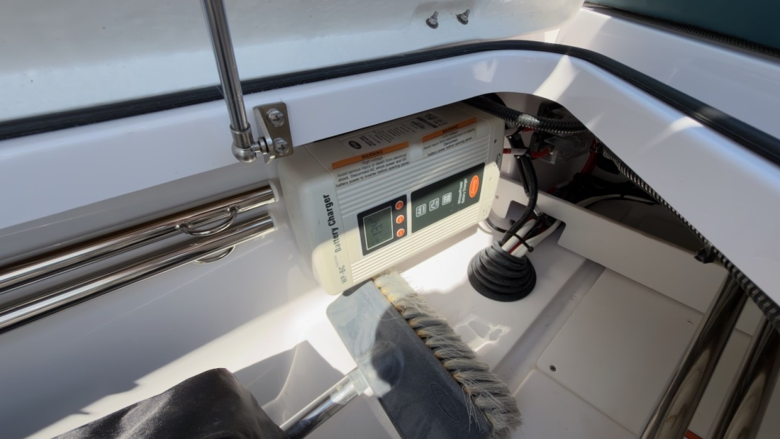 2023 Axopar 28 Cabin