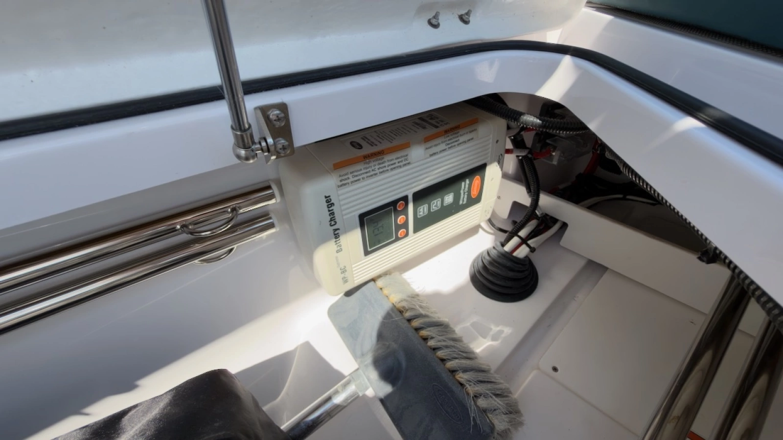 2023 Axopar 28 Cabin