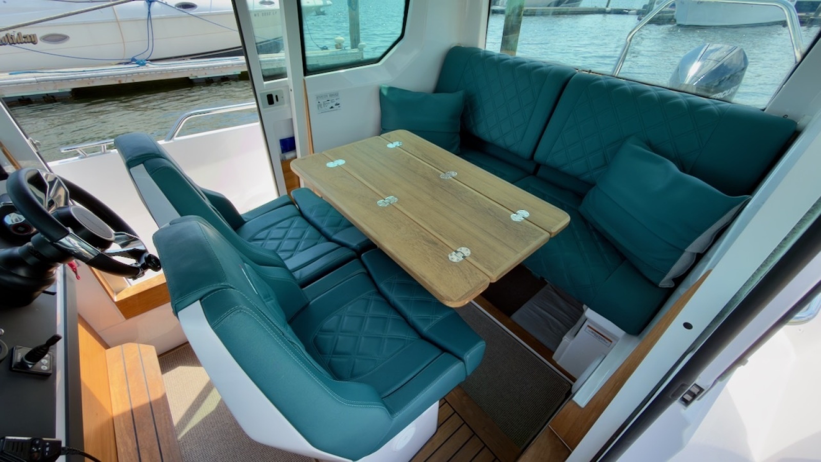 2023 Axopar 28 Cabin