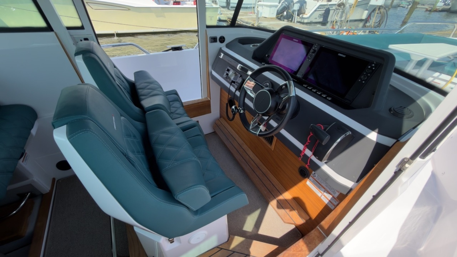2023 Axopar 28 Cabin