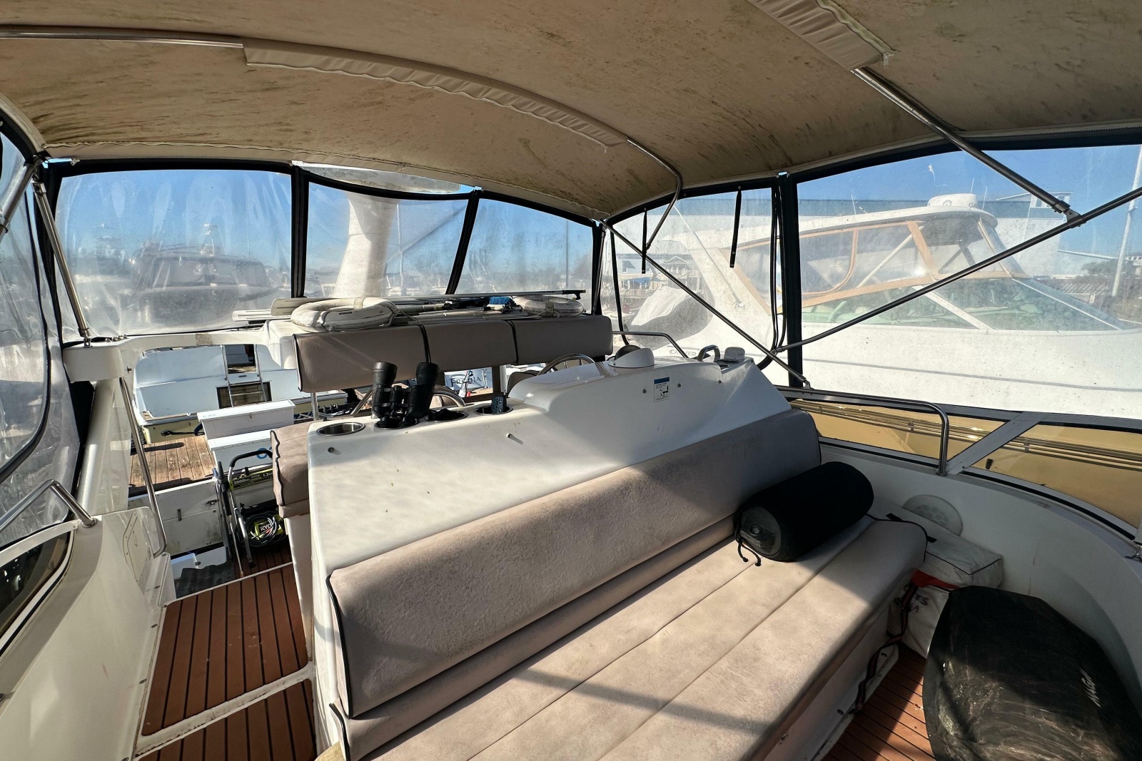 1999 Silverton 442 Cockpit Motor Yacht