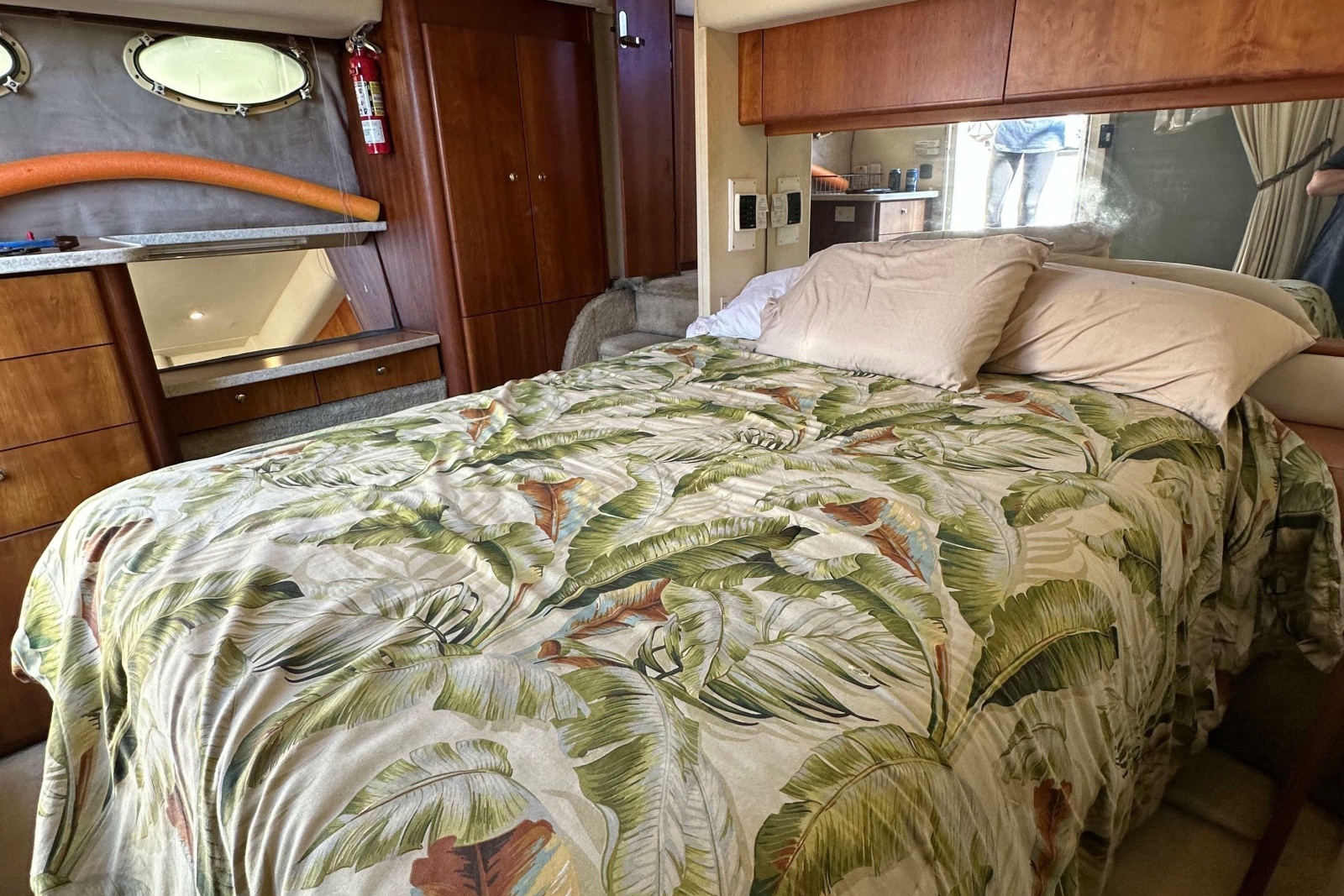 1999 Silverton 442 Cockpit Motor Yacht