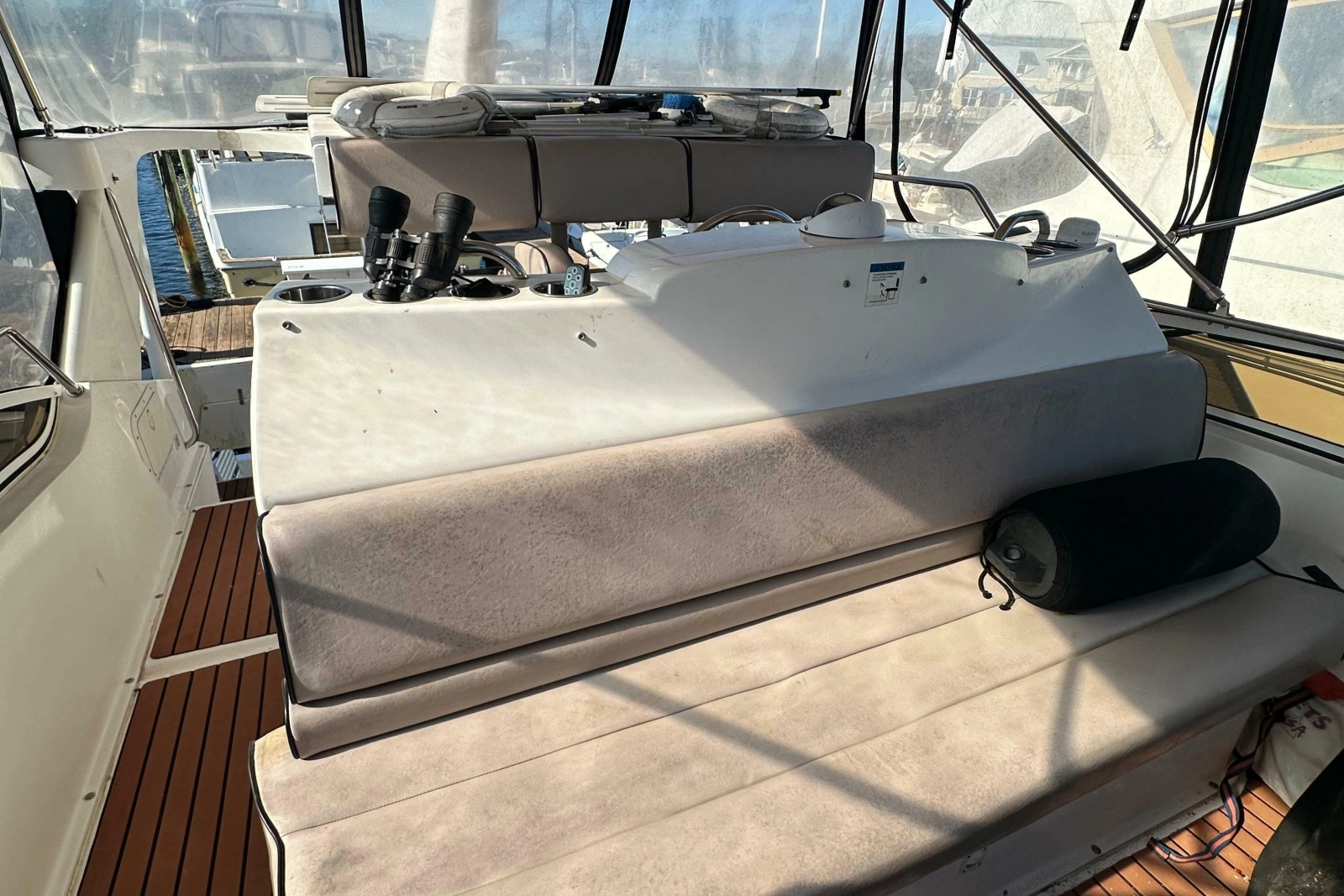1999 Silverton 442 Cockpit Motor Yacht