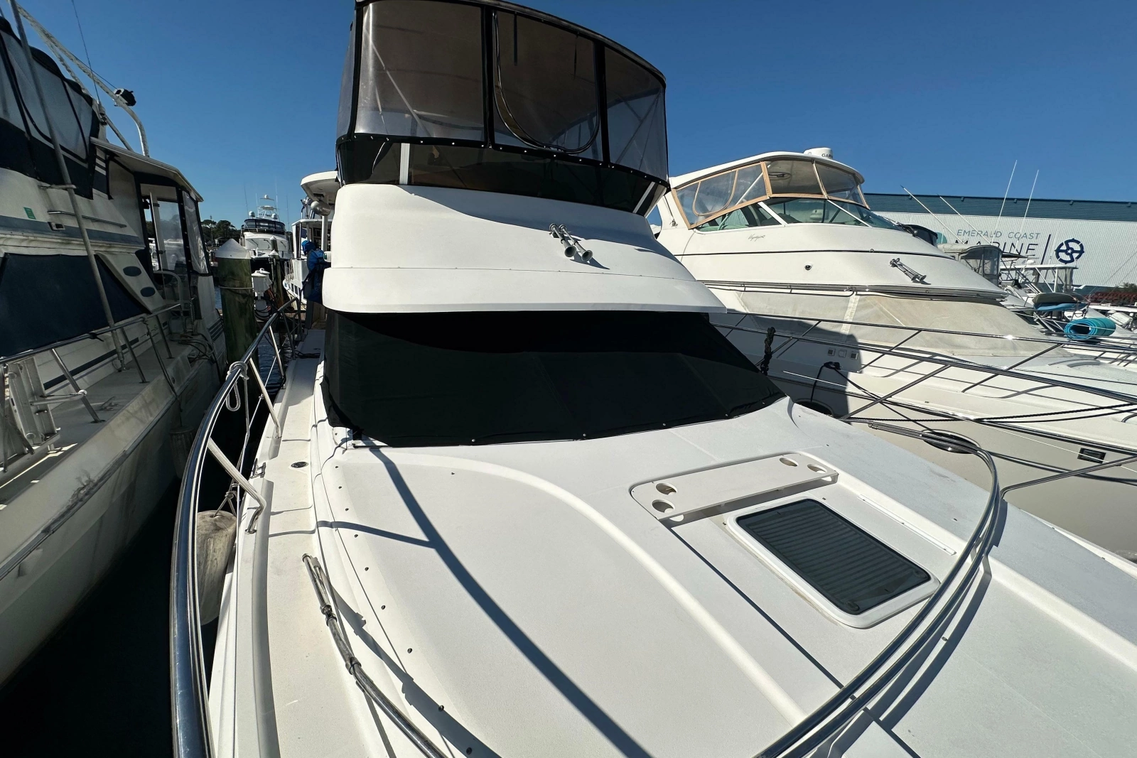 1999 Silverton 442 Cockpit Motor Yacht