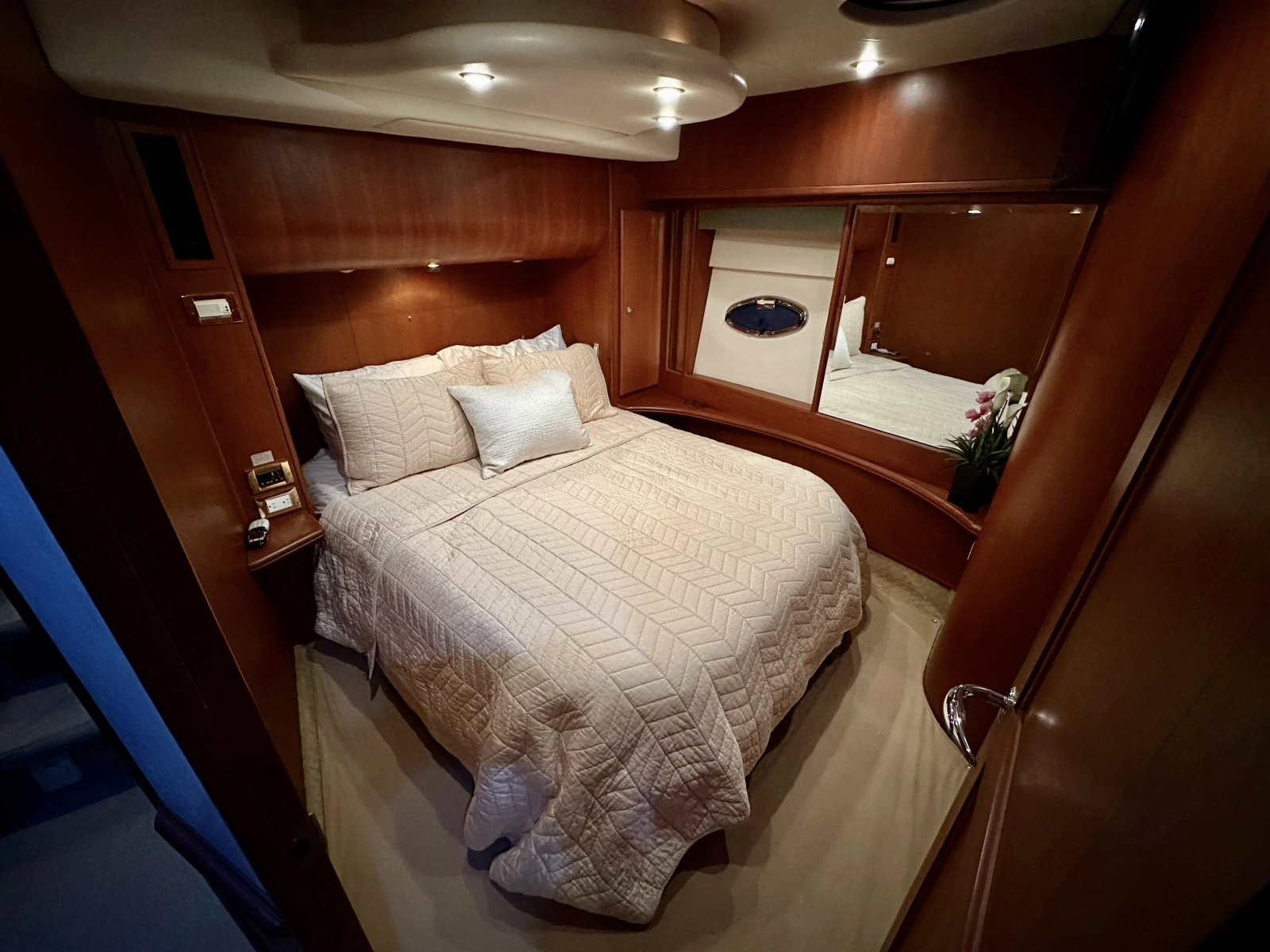 2006 Silverton 50 Convertible