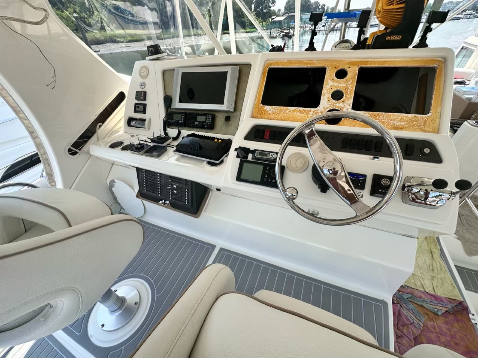 2006 Silverton 50 Convertible