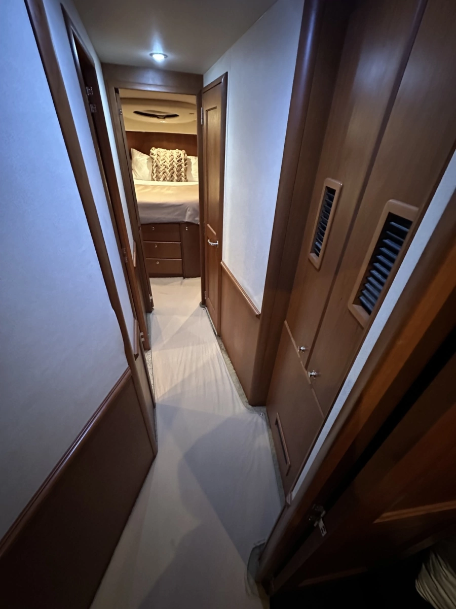 2006 Silverton 50 Convertible