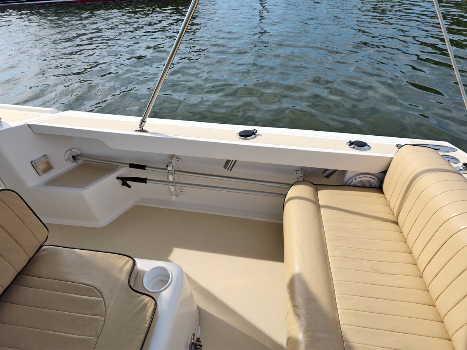 Cockpit Stbd