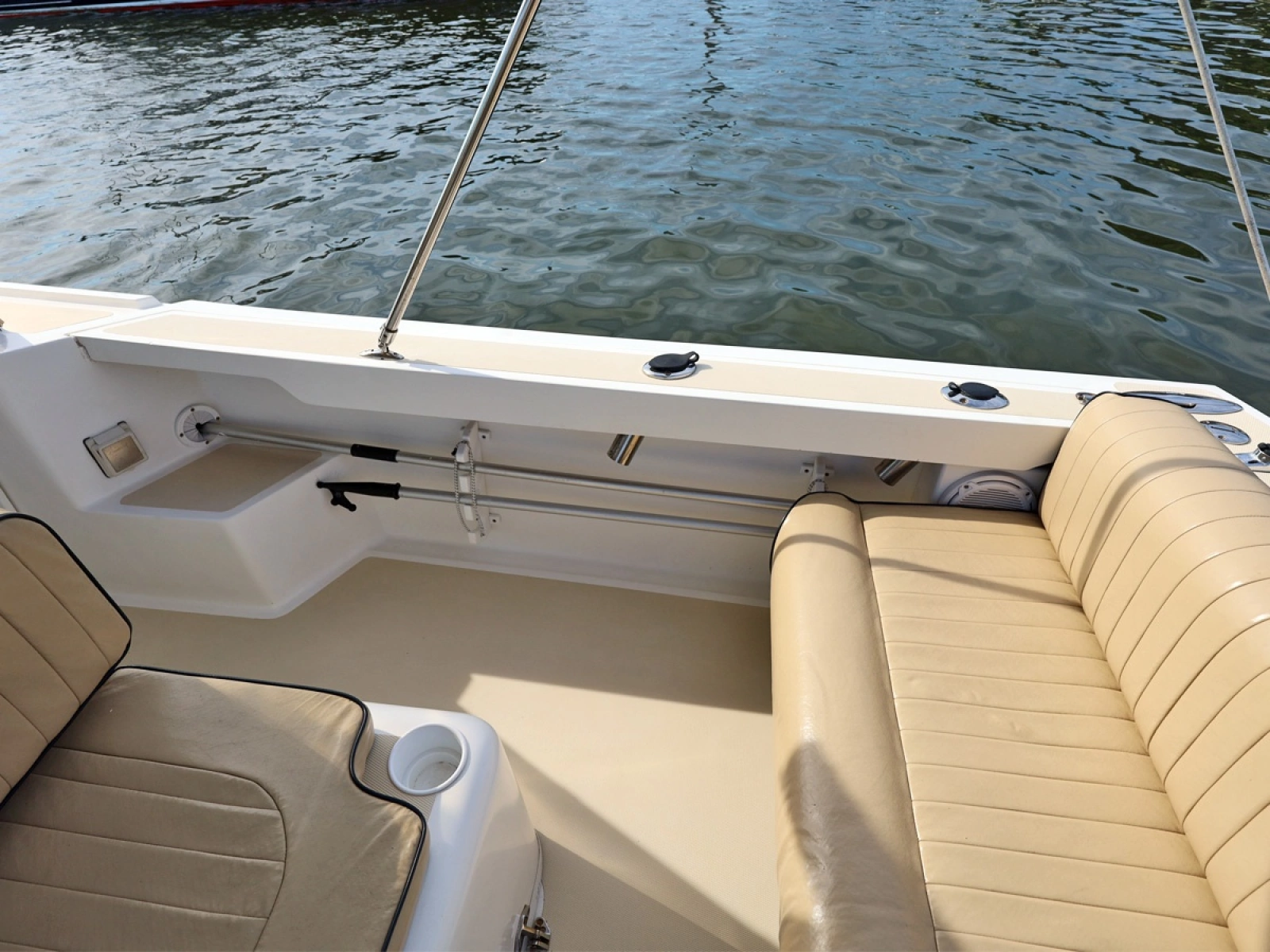 Cockpit Stbd