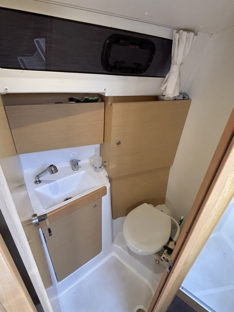 2015 Beneteau Oceanis 35