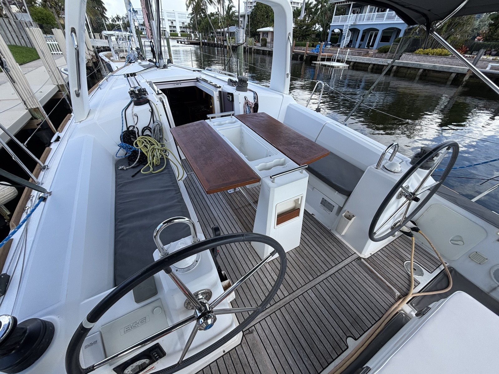 2015 Beneteau Oceanis 35