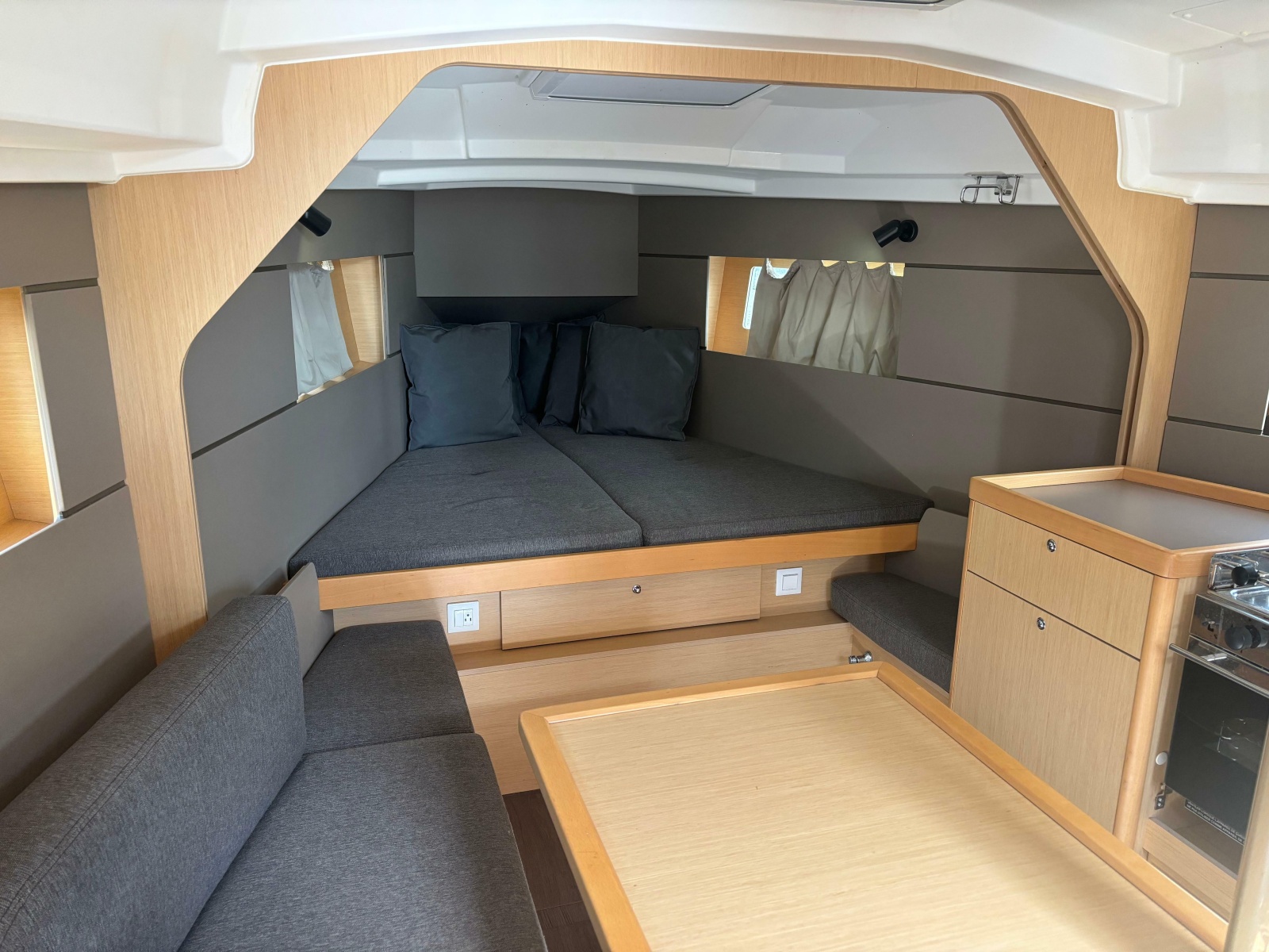 2015 Beneteau Oceanis 35