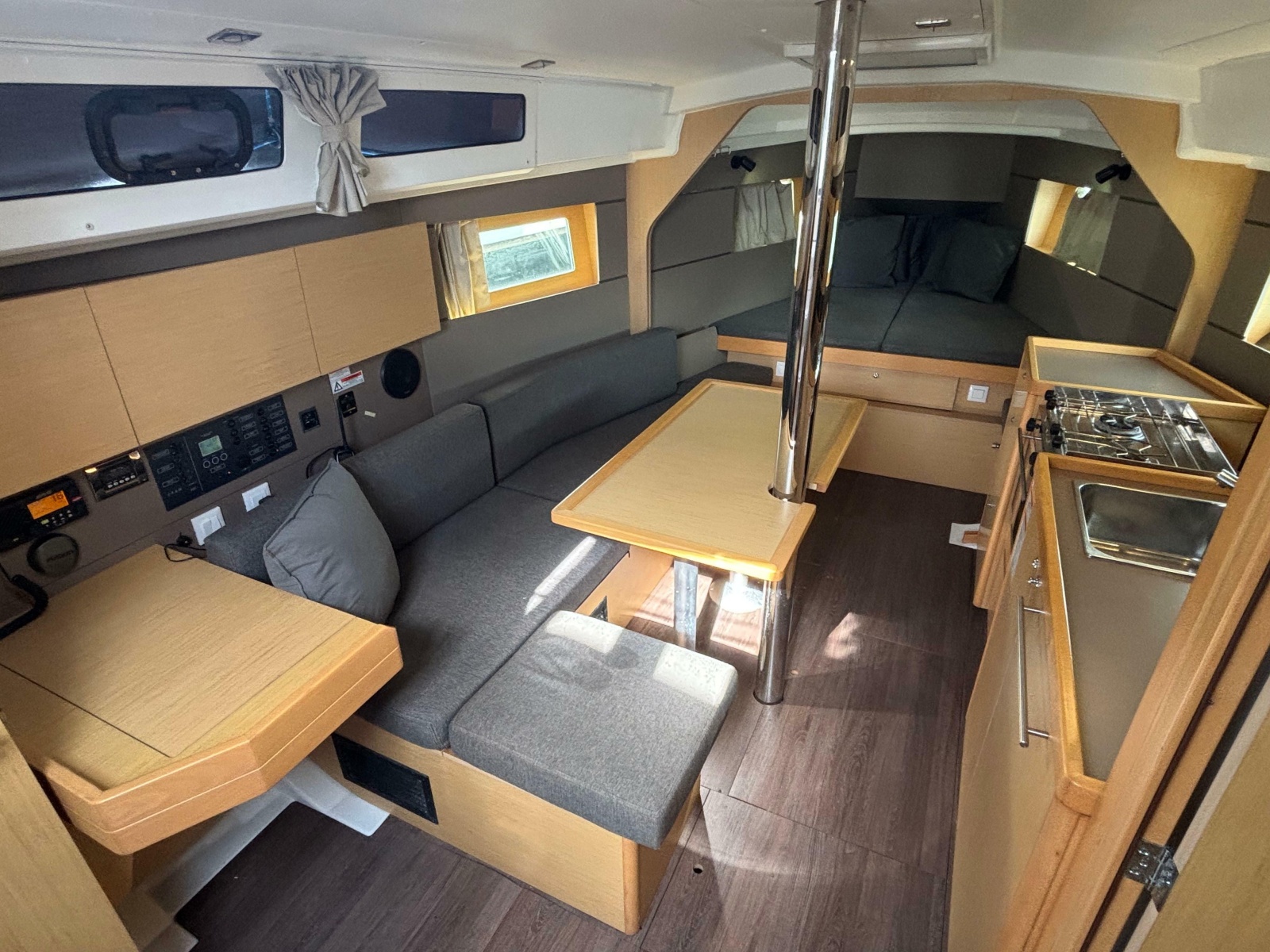 2015 Beneteau Oceanis 35
