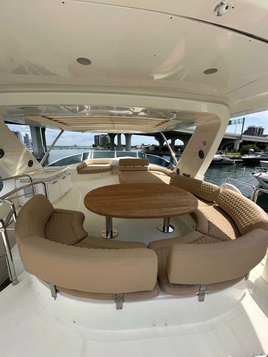 2010 Azimut 
