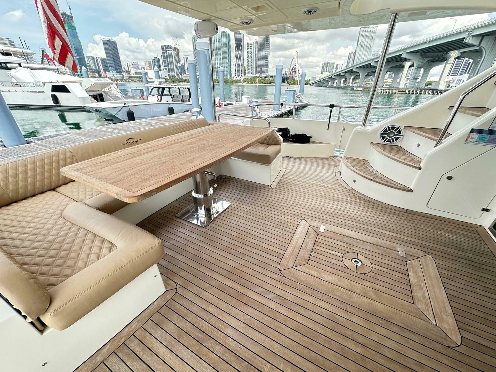2010 Azimut 