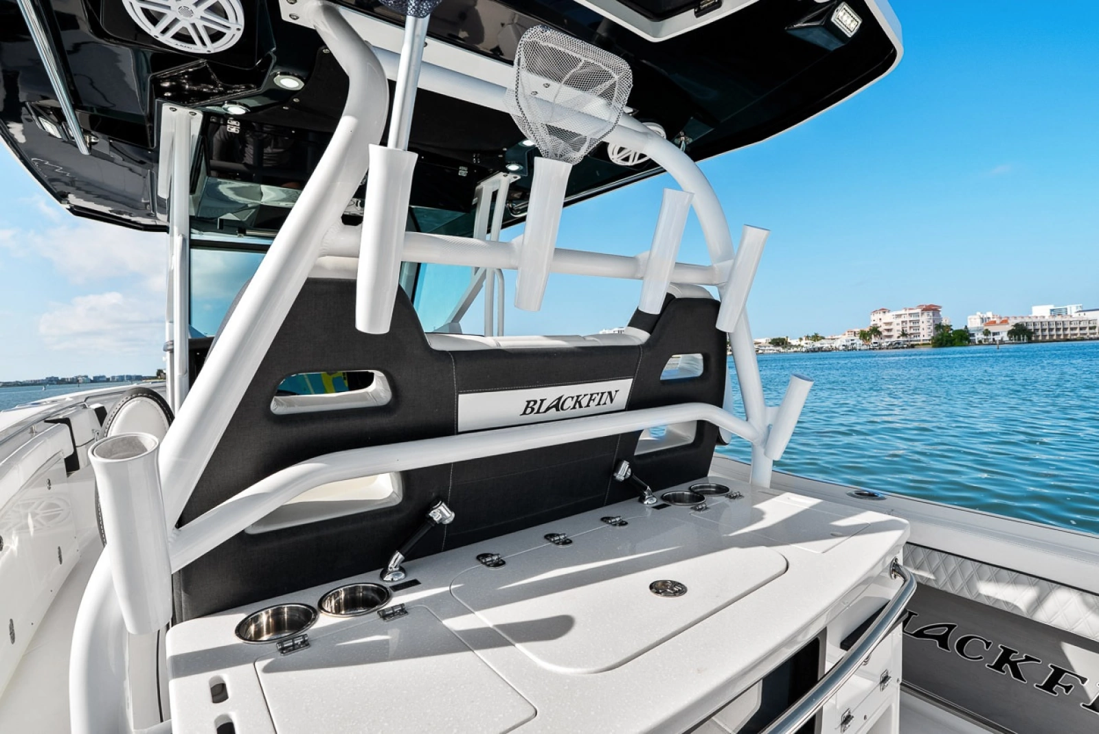 2023 Blackfin 332 cc