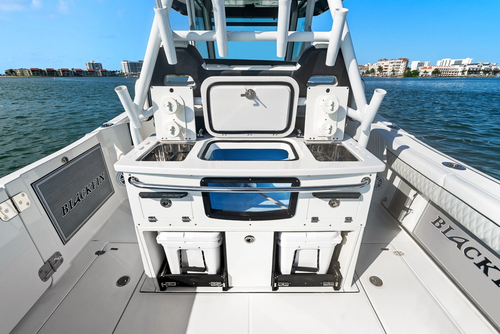 Helm Cockpit Baitwell