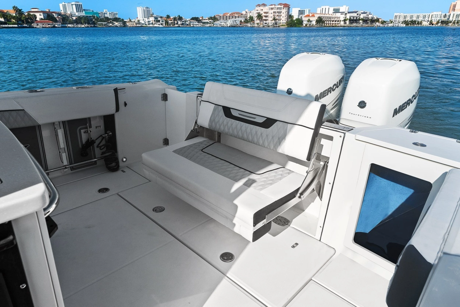 2023 Blackfin 332 cc