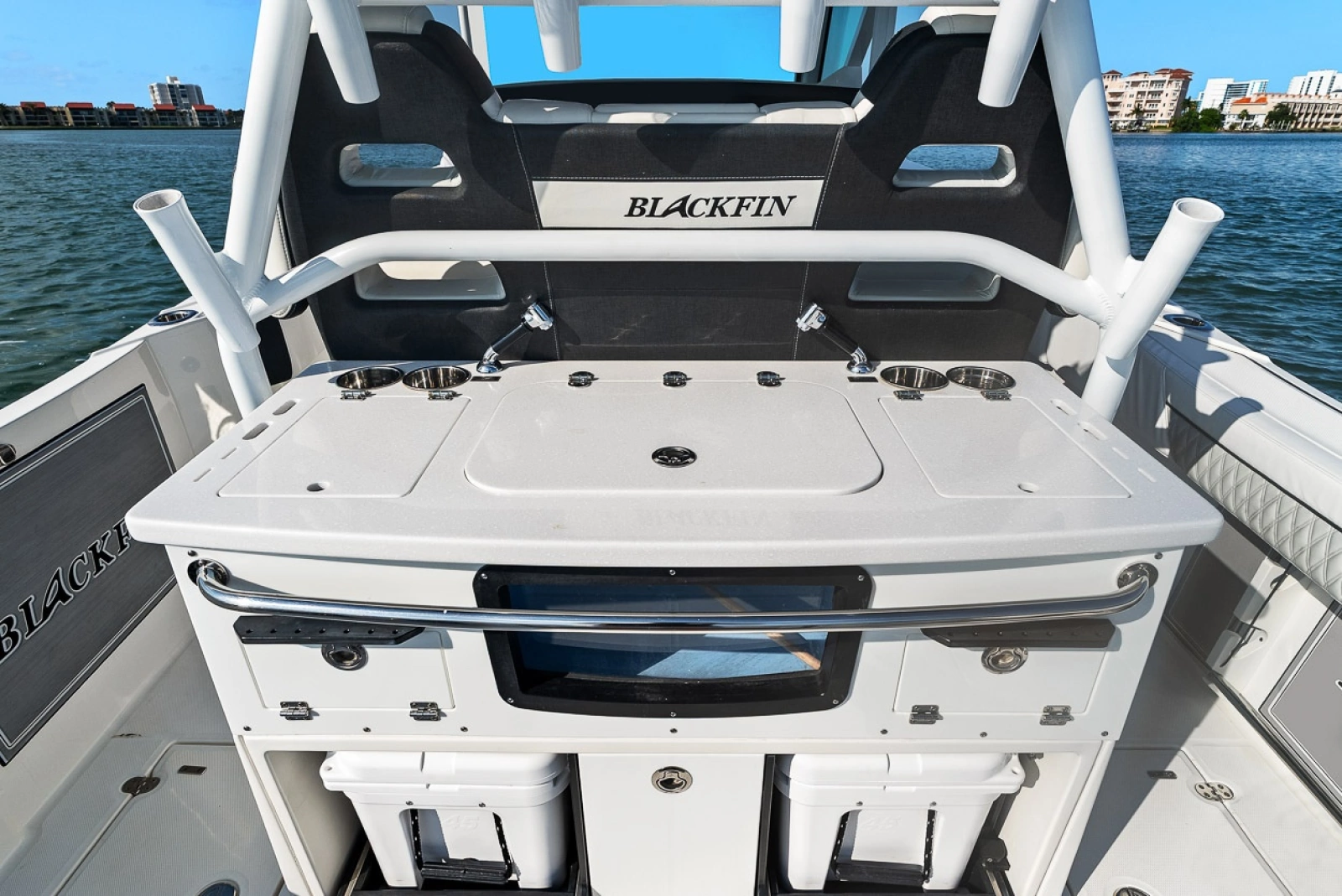 2023 Blackfin 332 cc