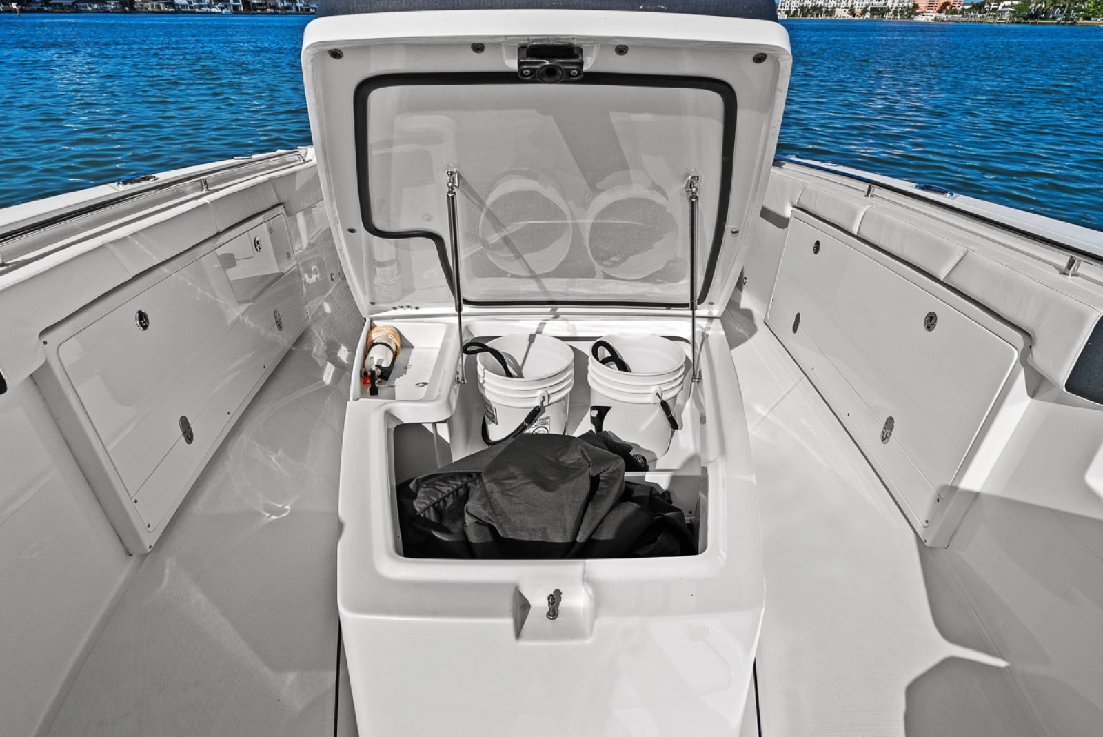 2023 Blackfin 332 cc