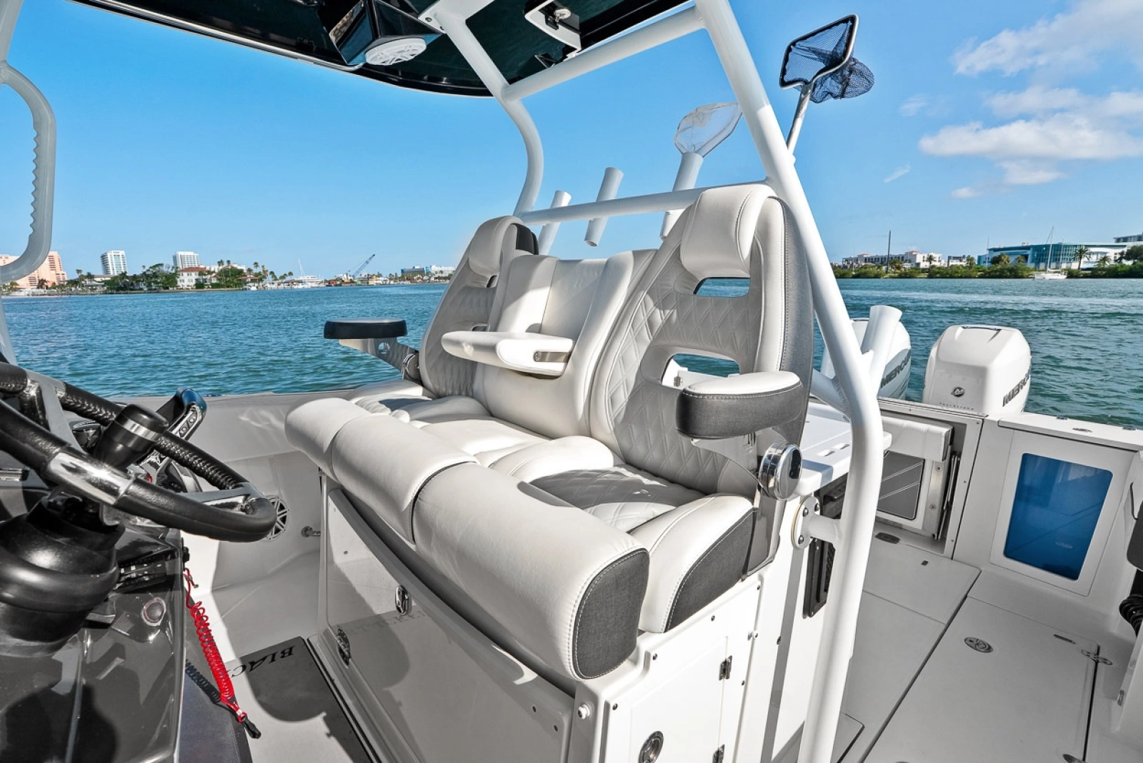 2023 Blackfin 332 cc
