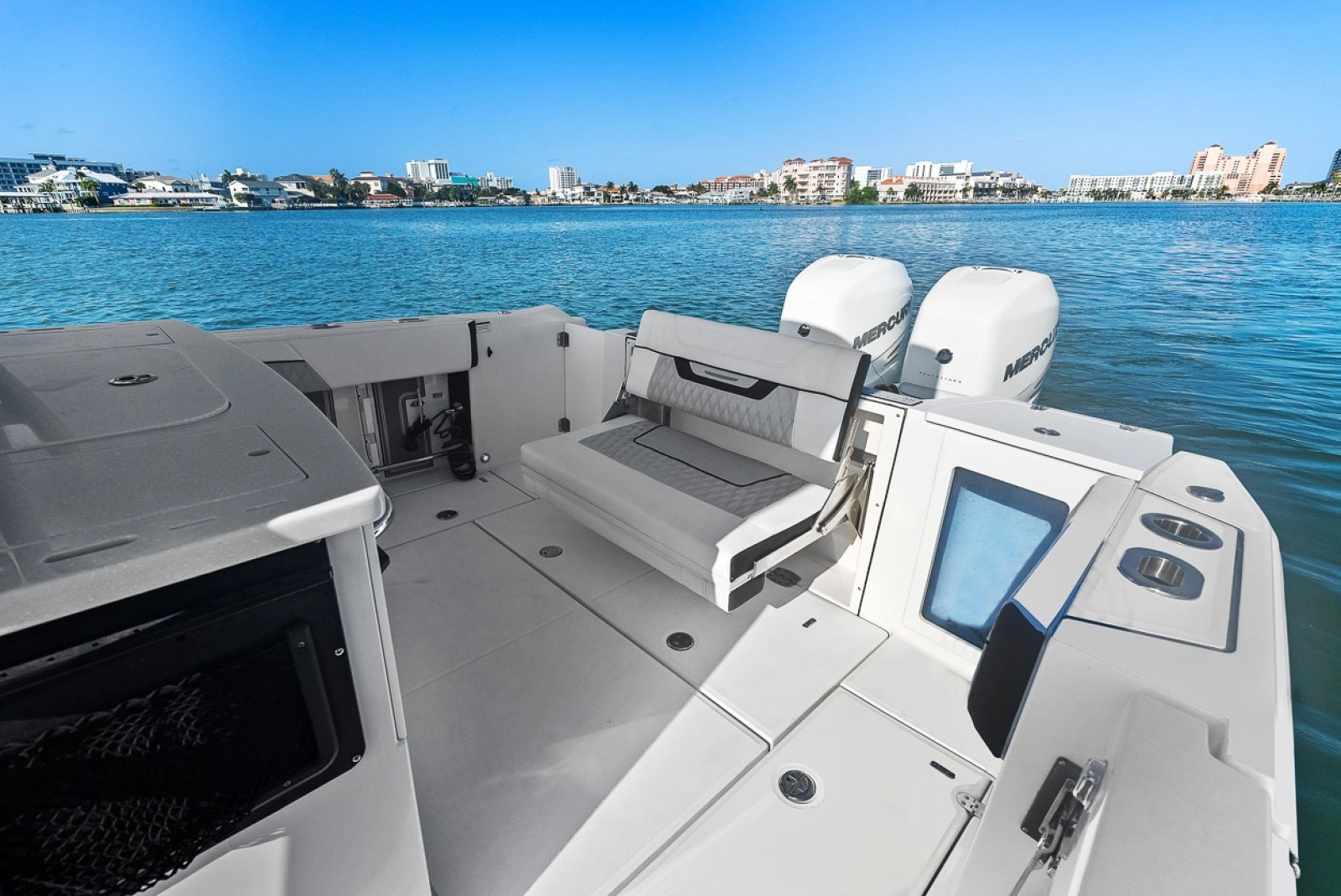 2023 Blackfin 332 cc