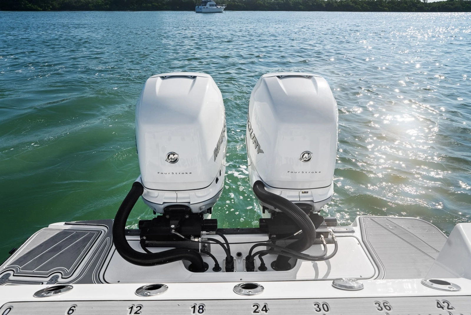 Twin Mercury L6 Verado 400hp
