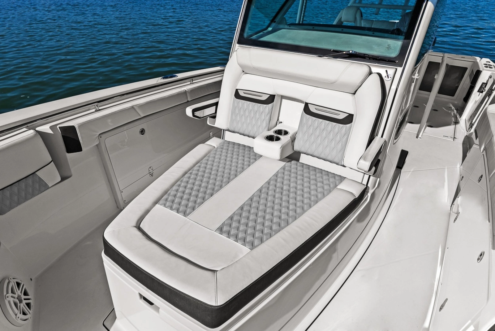 2023 Blackfin 332 cc