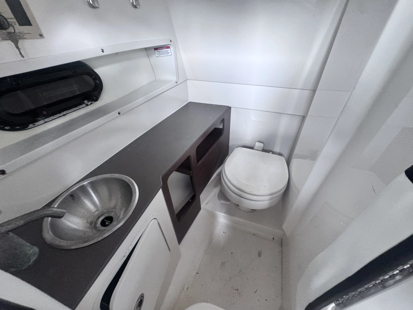 2016 Sea Ray 270 Sundeck