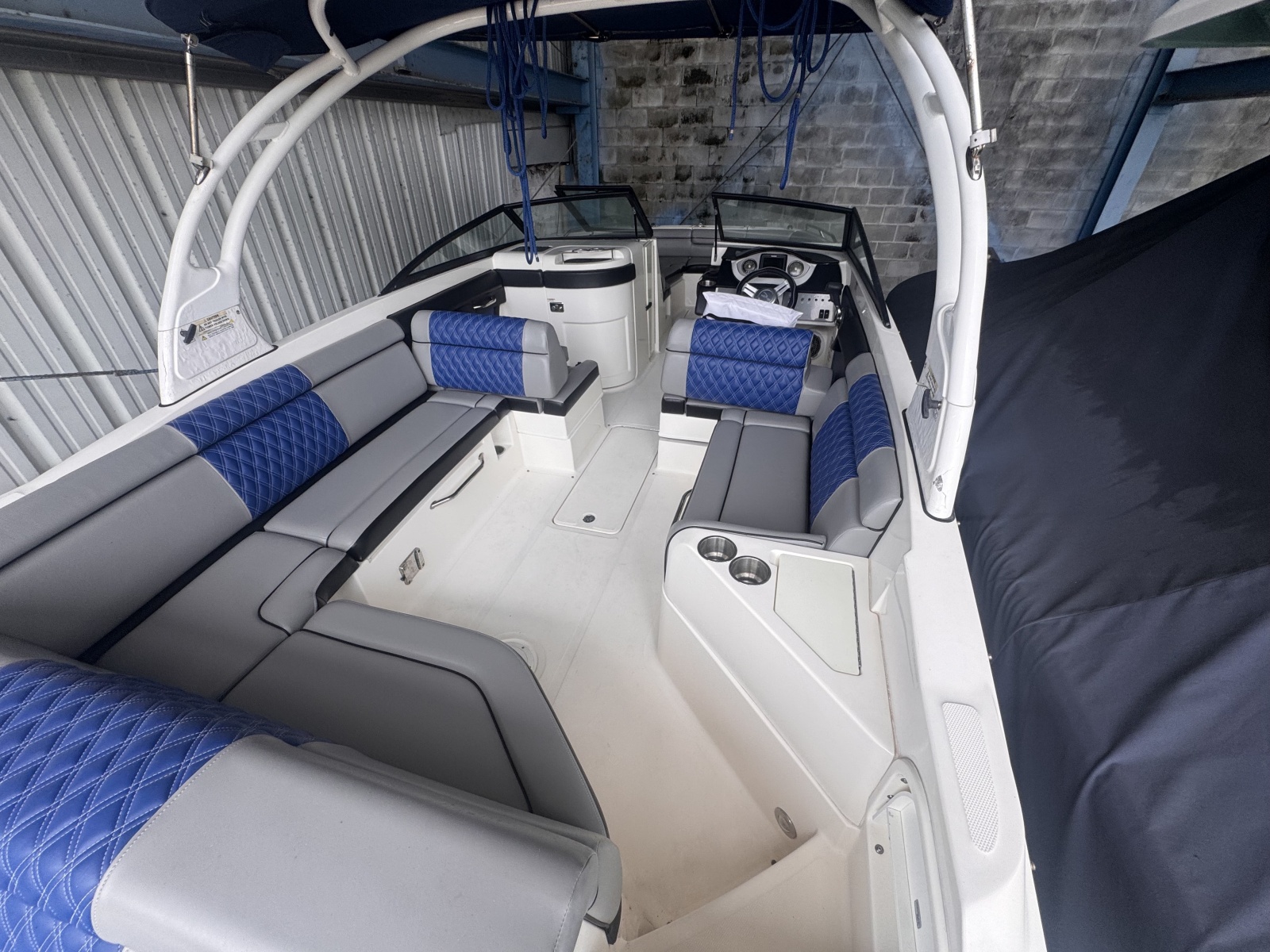 2016 Sea Ray 270 Sundeck