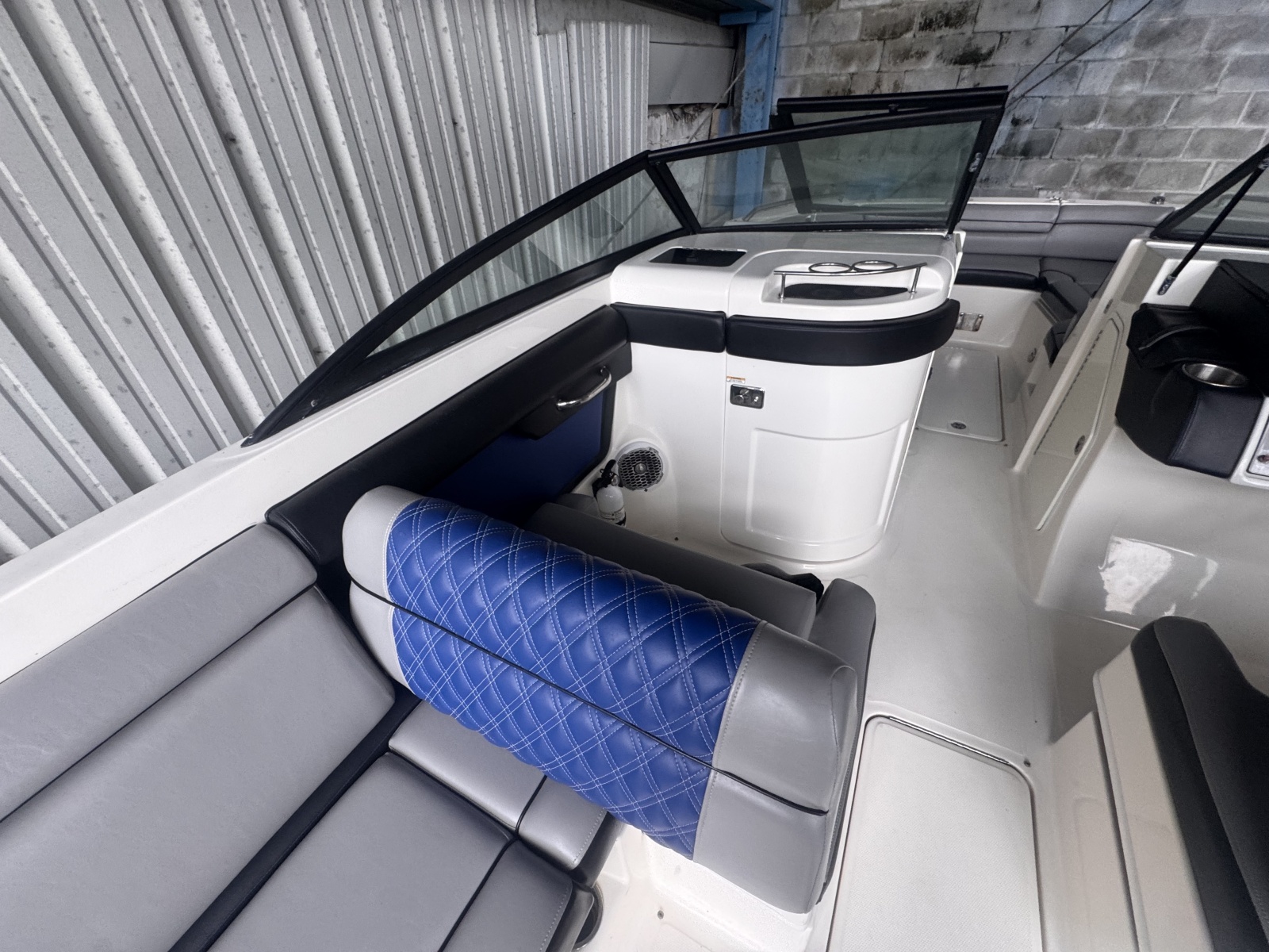 2016 Sea Ray 270 Sundeck