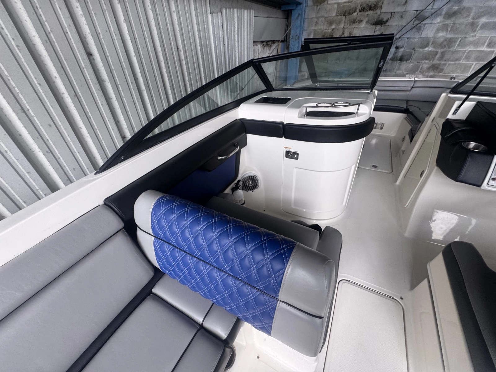 2016 Sea Ray 270 Sundeck
