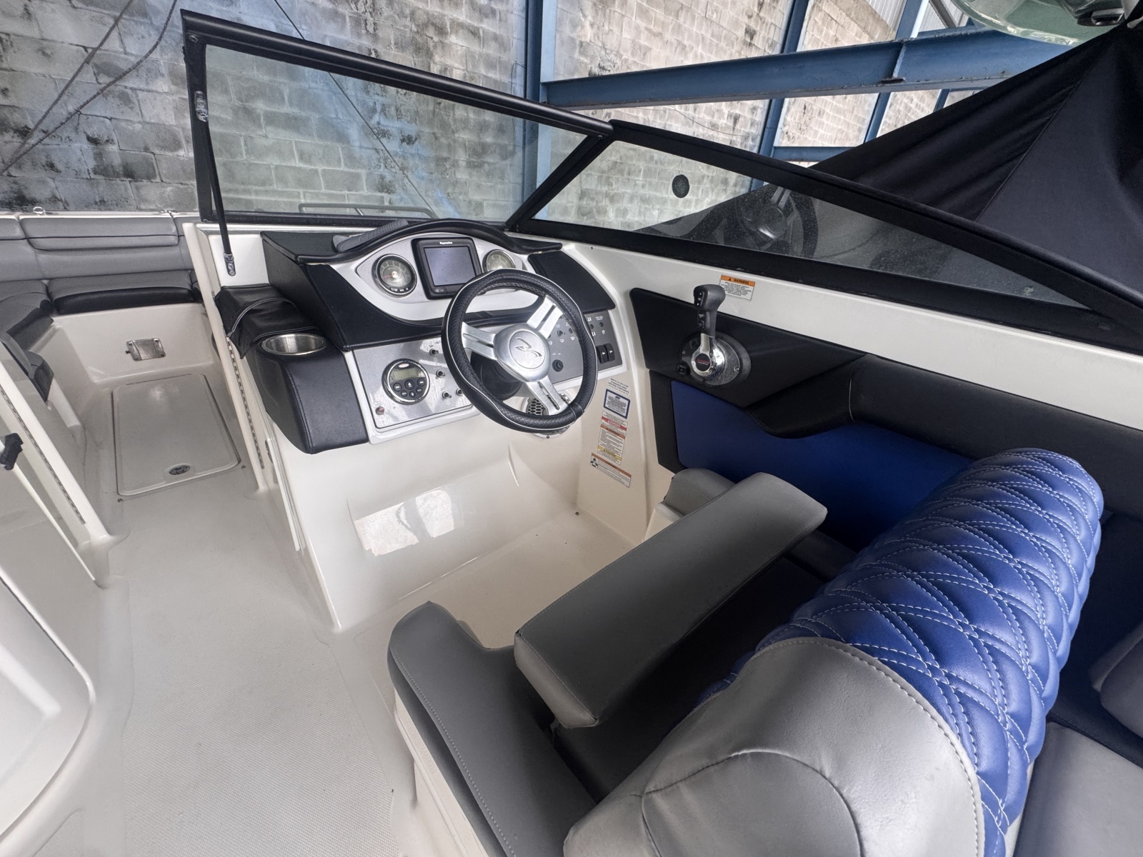 2016 Sea Ray 270 Sundeck