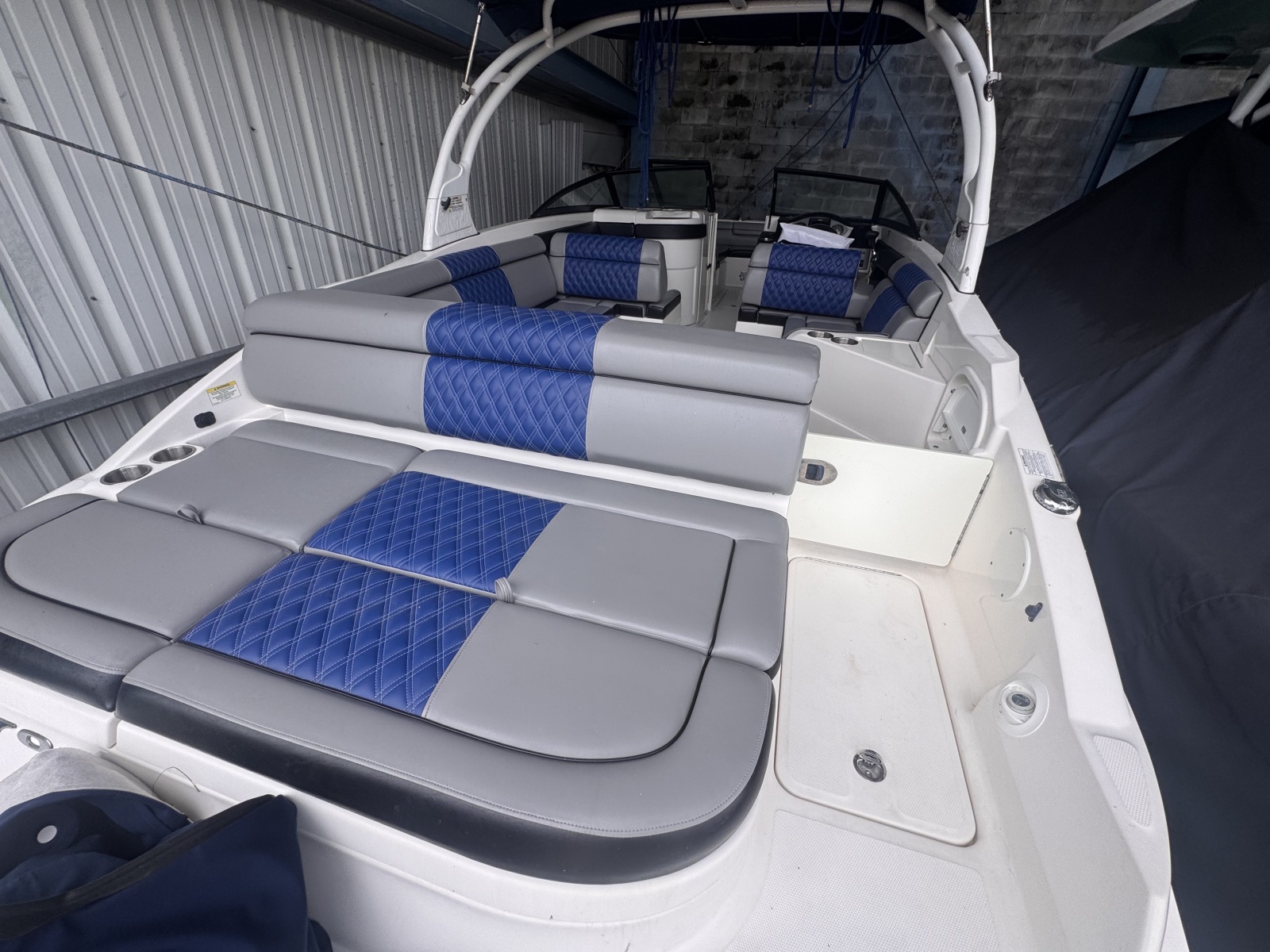 2016 Sea Ray 270 Sundeck