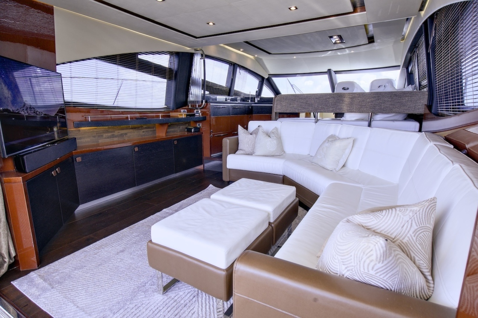 2017 Sea Ray L590 Flybridge