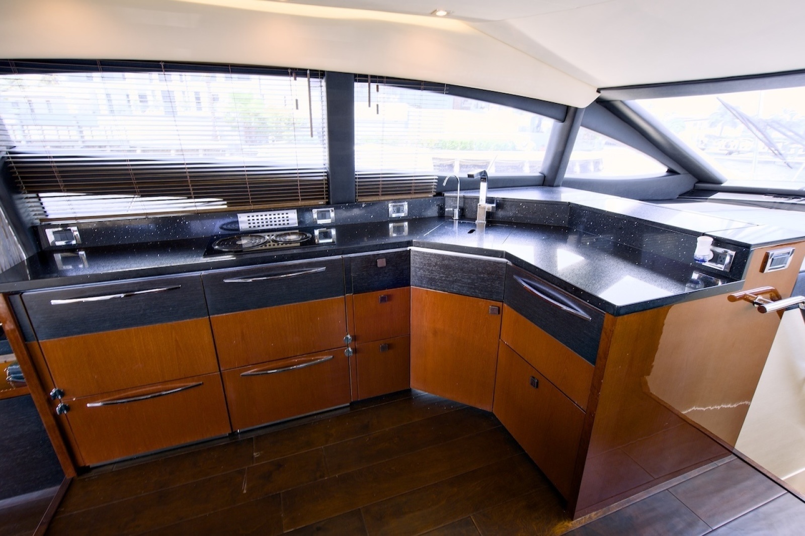 2017 Sea Ray L590 Flybridge