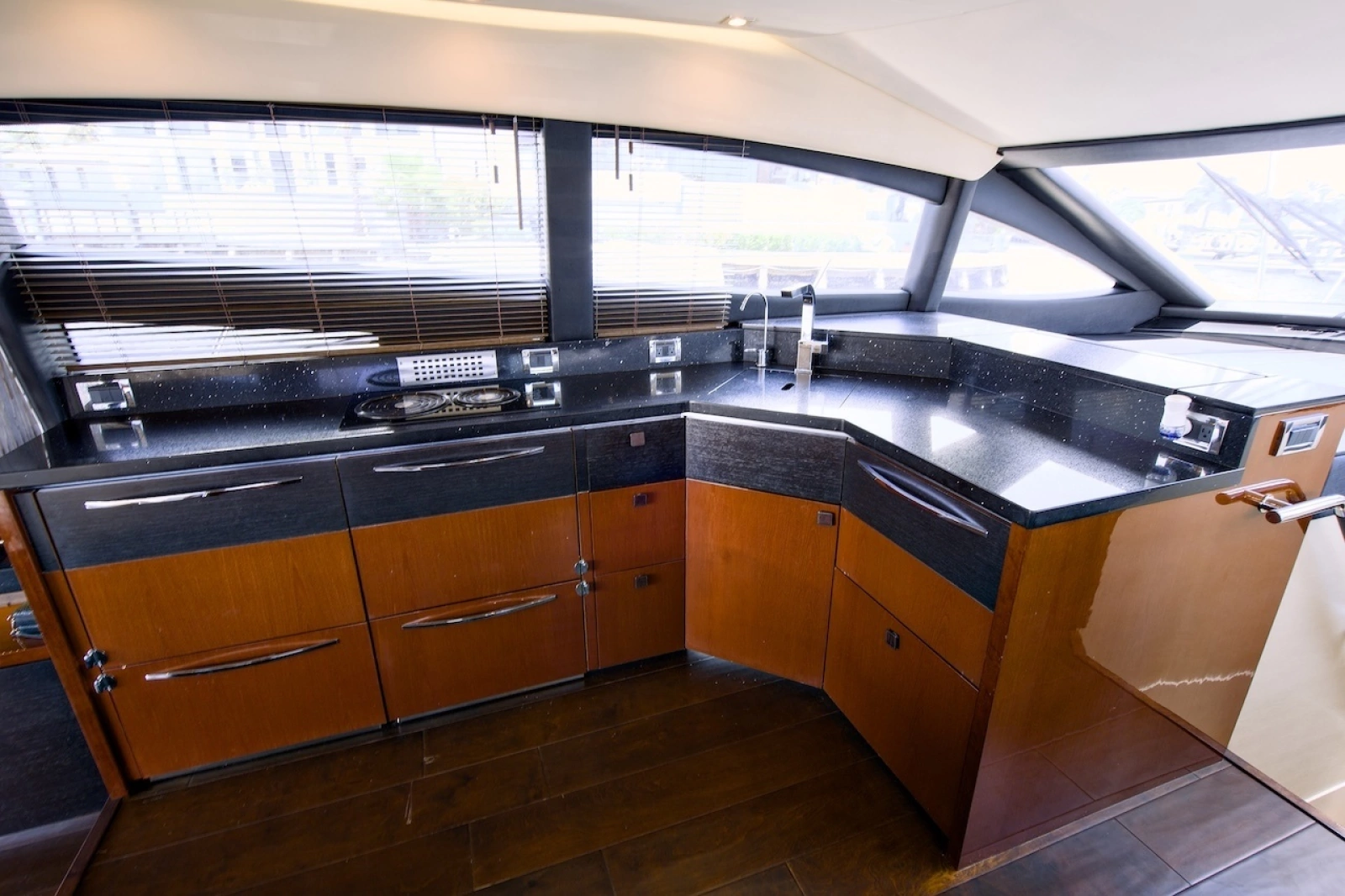 2017 Sea Ray L590 Flybridge