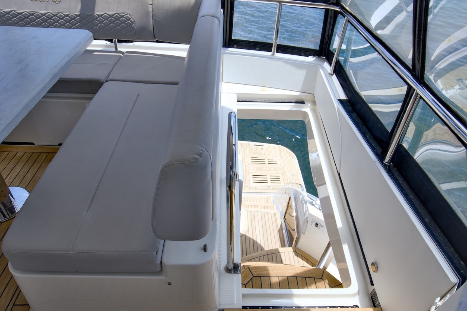 2017 Sea Ray L590 Flybridge