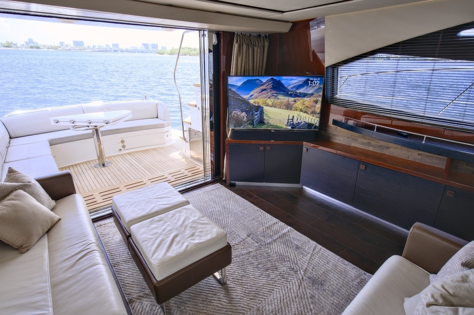 2017 Sea Ray L590 Flybridge