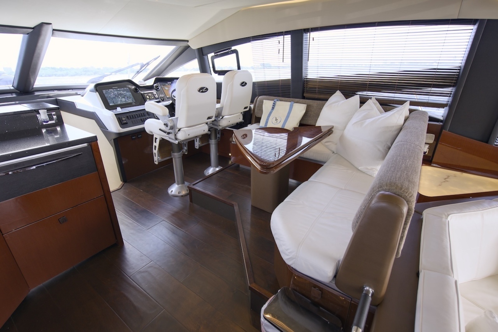2017 Sea Ray L590 Flybridge