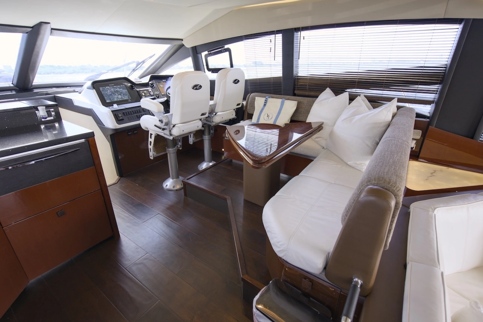 2017 Sea Ray L590 Flybridge