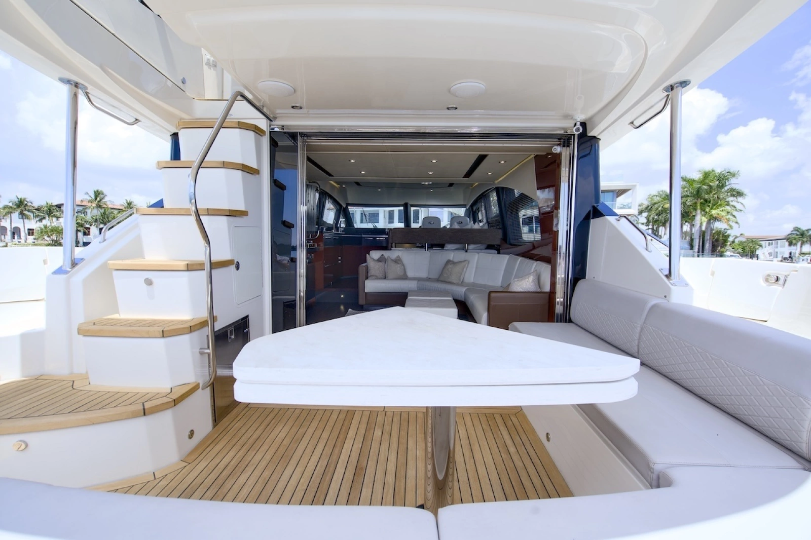 2017 Sea Ray L590 Flybridge
