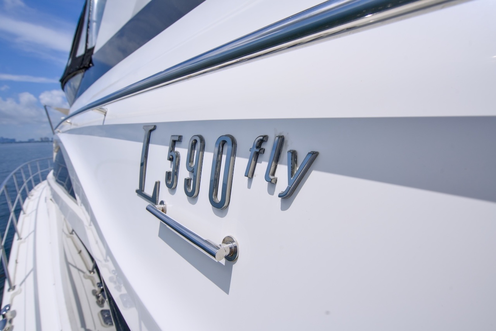 2017 Sea Ray L590 Flybridge