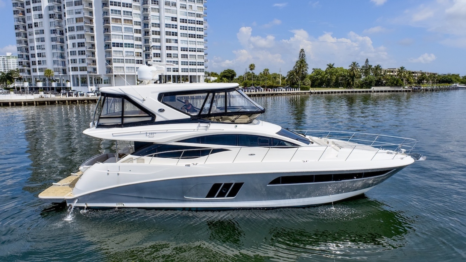2017 Sea Ray L590 Flybridge