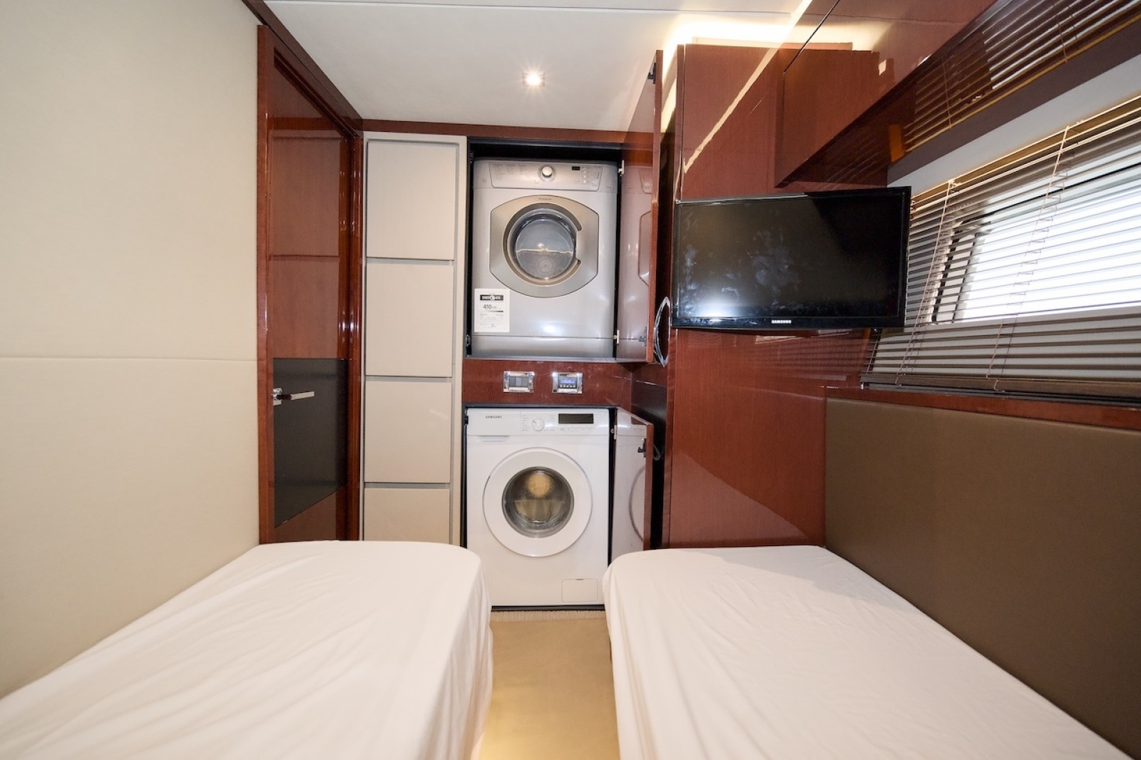 2017 Sea Ray L590 Flybridge