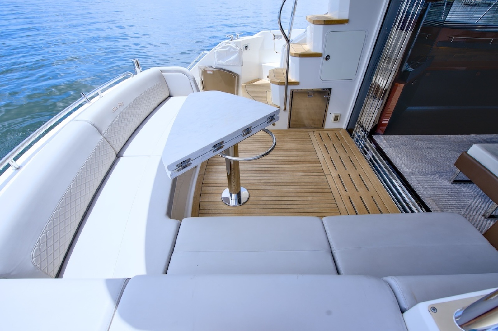 2017 Sea Ray L590 Flybridge