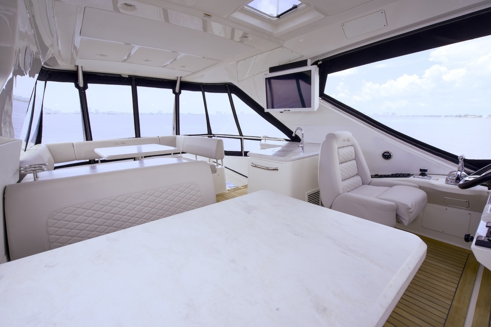 2017 Sea Ray L590 Flybridge