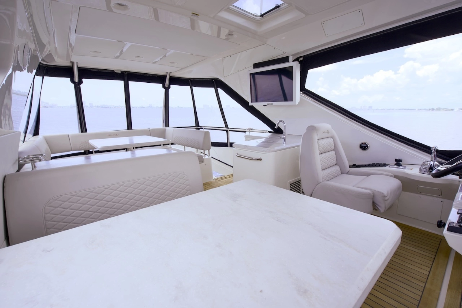 2017 Sea Ray L590 Flybridge