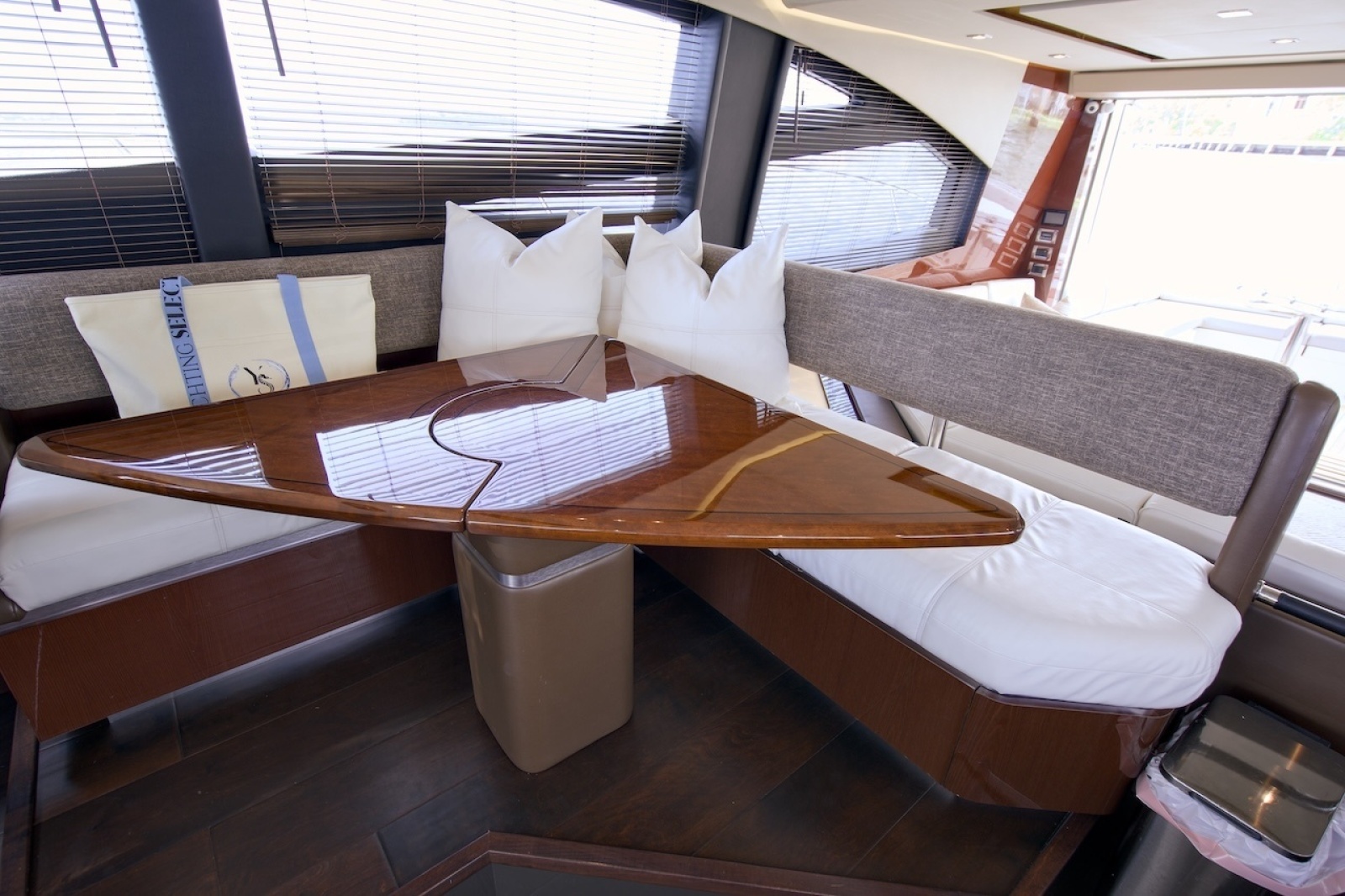 2017 Sea Ray L590 Flybridge