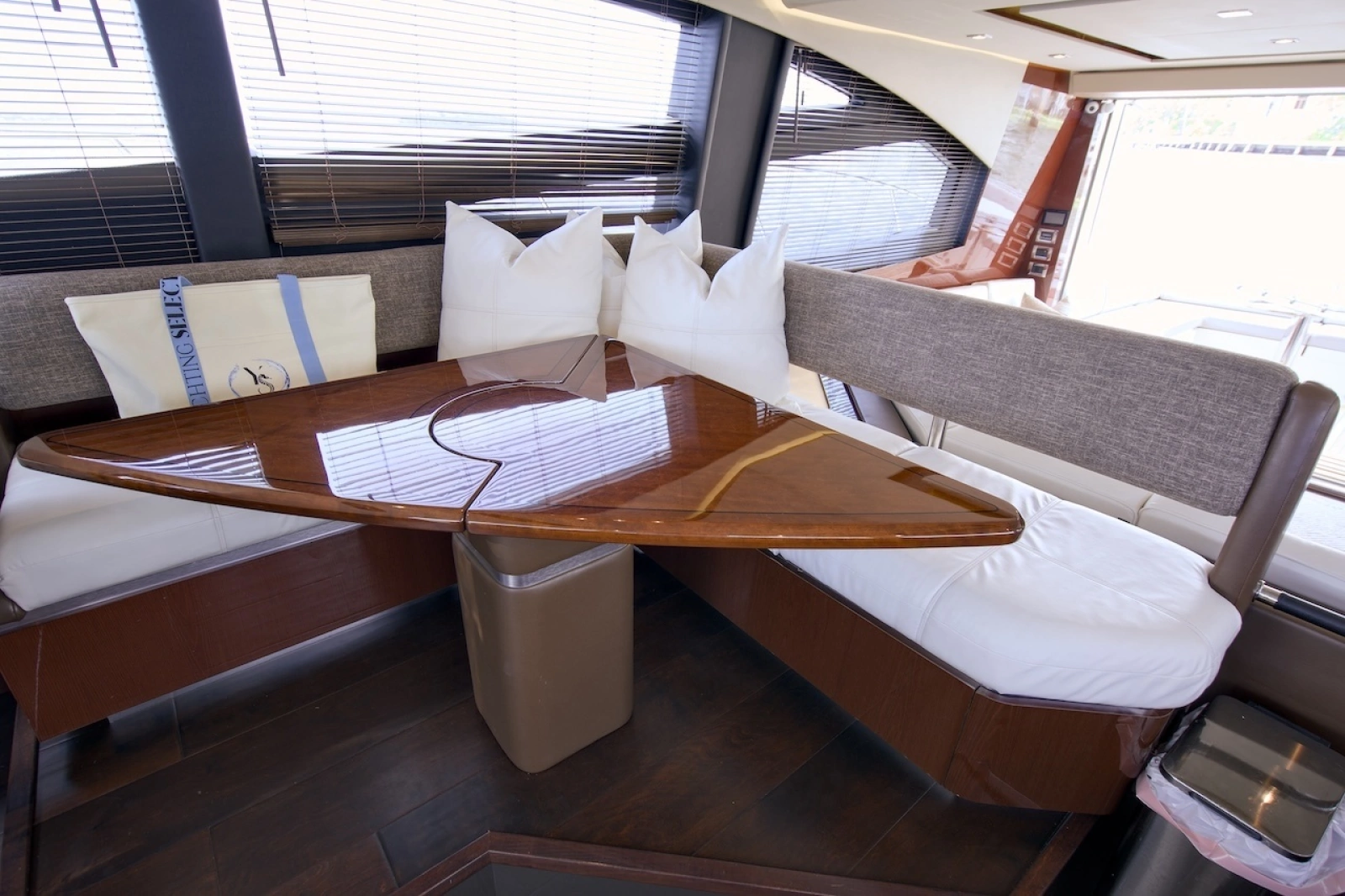 2017 Sea Ray L590 Flybridge